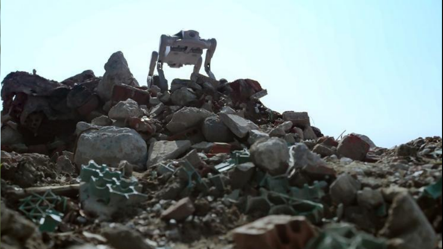 GBL01-W wheeled quadruped robot traversing a rubble pile